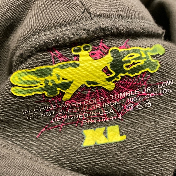 Gray spider hoodie - Picture 2 of 5